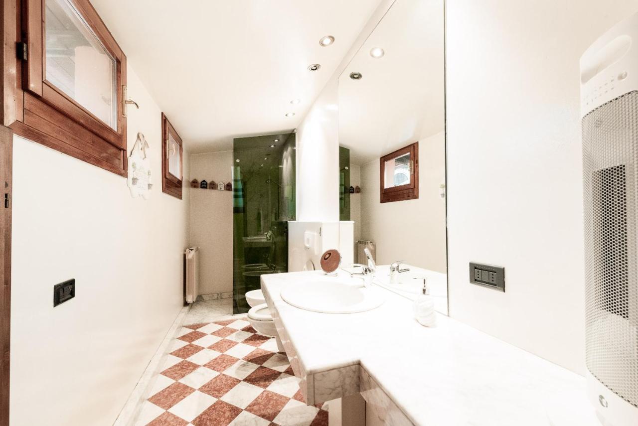 Realkasa Azeglio Apartments โบโลญญา ภายนอก รูปภาพ
